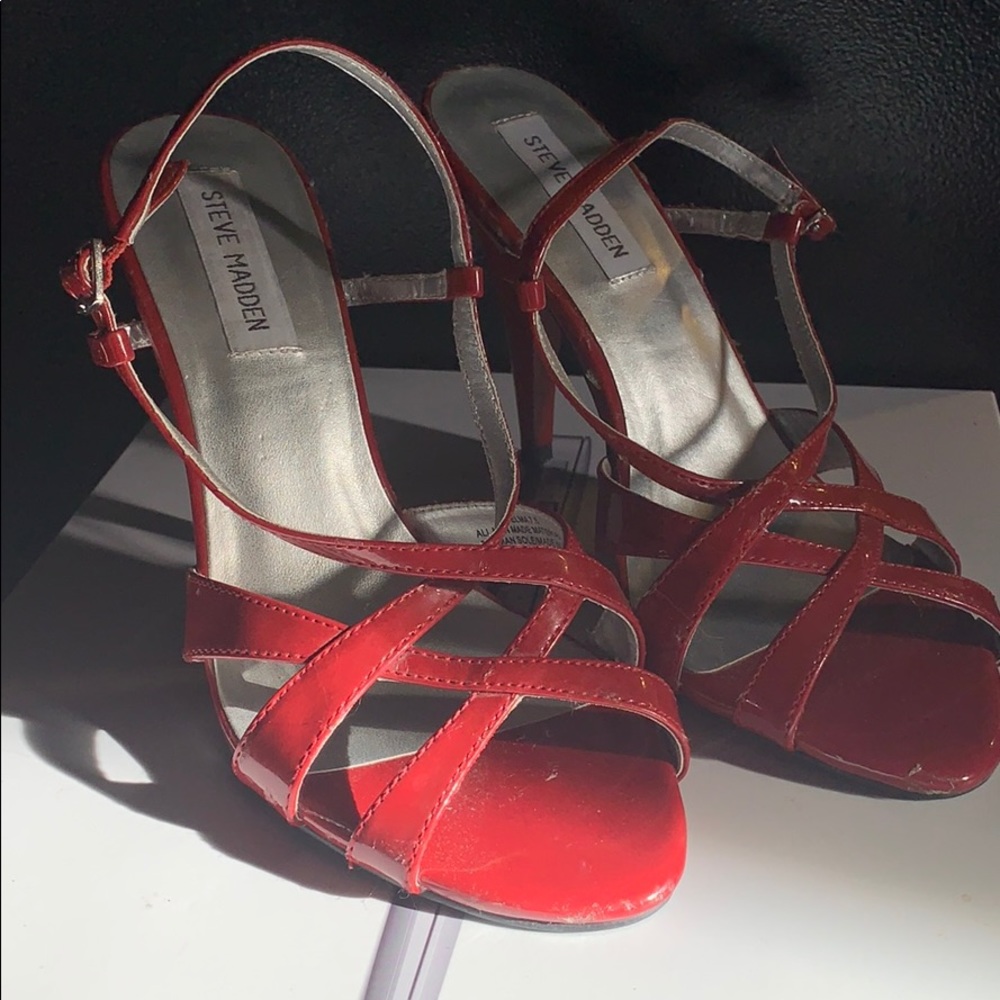 Steve Madden healed sandals
